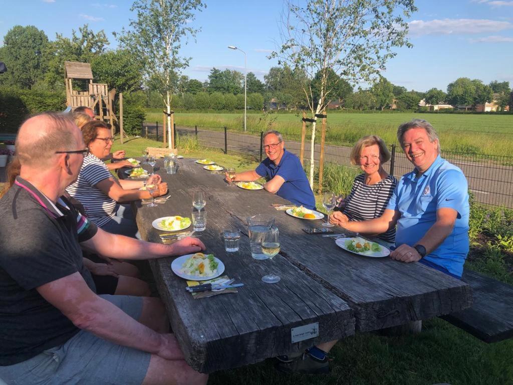 De Slaapfabriek Vakantiehuis En Trainingslocatie Teuge ภายนอก รูปภาพ